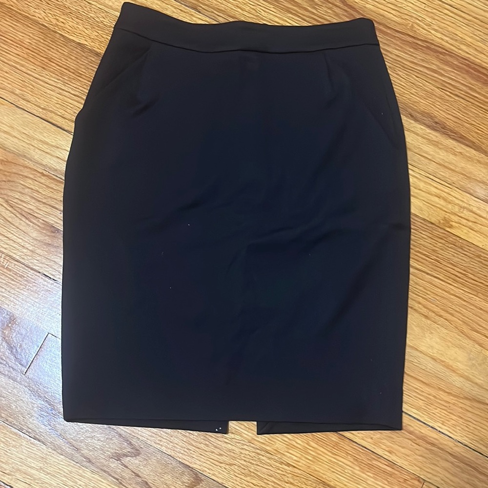 Black Express Skirt- Size 2. Gently used.
